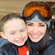 Candice Nicole (@candicenicole09)