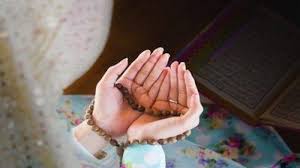 Kitab tersebut menjelaskan amalan yang tidak diperbolehkan untuk wanita yang sedang haid diantaranya adalah shalat, puasa, menyentuh dan membawa mushaf. Wanita Yang Sedang Haid Di 10 Hari Terakhir Bulan Ramadhan Tetap Bisa Mengerjakan Amalan Ini Tribun Jogja
