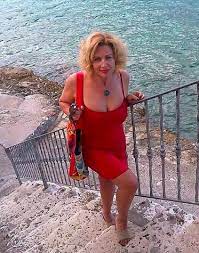 Generally speaking, dating in your 50s is totally different than dating in your 20s. Pin On Mature Women