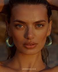 Karina Moore's Instagram, Twitter & Facebook