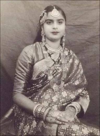 Shah Rukh Khan mother Lateef Fatima Khan