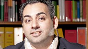 In asozialen Netzwerken rollt eine Wutwelle auf Politiker zu