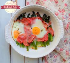 Devi fare una vellutata quindi inizia a seguire il mio tutorial su come pulire gli asparagi e. Batuffolando Ricette Asparagi Alla Bismarck Al Forno