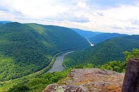 From 1400 feet above the river at main overlook, visitors are rewarded with one of the most outstanding views in the park. New River Gorge From Overlook At The Grandview State Park Picture Of Grandview State Park Beckley Tripadvisor