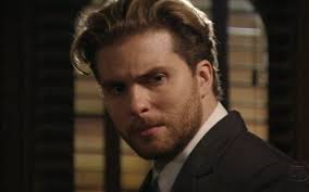 Edgar e Laura se reencontram no colégio de Melissa