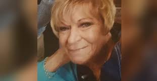 Danielle Trout's Instagram, Twitter & Facebook