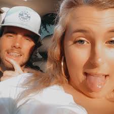 Who can adjust and level a boat lift in Lake Gaston?