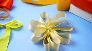 Pita jepang tidak berbahan dasar dari kain, tapi berbahan dasar dari plastik. 6 Cara Untuk Membuat Hiasan Dari Bahan Pita Wikihow