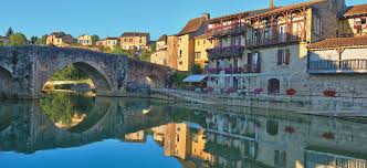 Partez à la découverte des bords de garonne et du canal latéral à la garonne. Croisiere Fluviale Aquitaine Bateau Sans Permis Le Boat