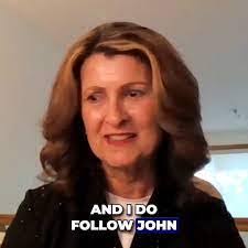 Ana Navedo's Instagram, Twitter & Facebook