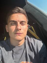 De Paulo Dybala a Rodrigo De Paul: los collares son el nuevo fetiche de los  futbolistas