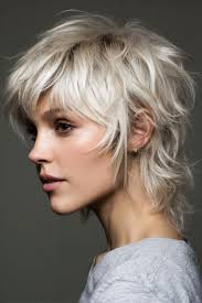 35 Short Wolf Haircuts for Women That are Perfect for Any Occasion