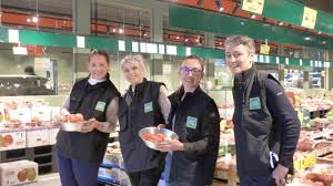 Vente De Fruits Et Legumes Mangeons Frais S Installe Avenue De Bichwiller A Vire Normandie La Voix Le Bocage