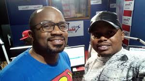 Society is like a Mirror, what you are is what it's gonna Reflect.  #DulaWetu #PeaceOfMind With Tongola Mate Deejay Patiz [islandoz Finest]  Muzikal Sheriff