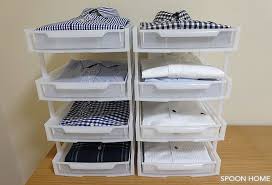 100均ダイソーのa4ジョイントトレーとa4ジョイントラックの収納アイデアをブログでレポートします 付属のジョイントを使用して重ねることができ 洋服や靴 文房具 キッチン消耗品など色んな物を収納することができました a4ジョイントトレーとラックの活用法や使い方