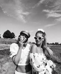 Beautiful Photography Beautiful Black And White Pictures Of People Pin By Meshi On Monochrome Black And White Photographs Black And White People Black And White Aesthetic