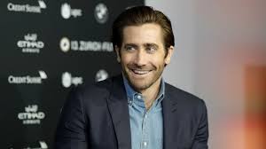 2 208 608 tykkäystä · 1 024 puhuu tästä. Lauft Jake Gyllenhaal Hier Bewaffnet Durch Bank In L A Promiflash De