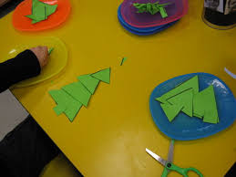 Toute petite section petite section moyenne section grande section. Atelier Decoupage De Noel Le Tour De Ma Classe