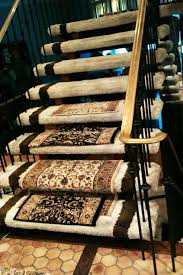 Le Tapis Pour Escalier En 52 Photos Inspirantes Tapis Escalier Tapis De Marche Escalier