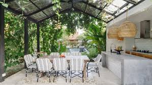 Memilih desain dapur minimalis 3x3 memang cukup mudah. 7 Desain Dapur Outdoor Kecil Yang Cocok Buat Rumah Minimalis