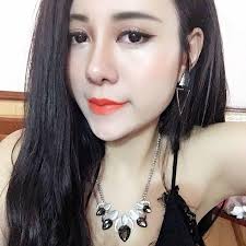 Đầu xuân phái đẹp đua nhau nâng mũi lộc tài