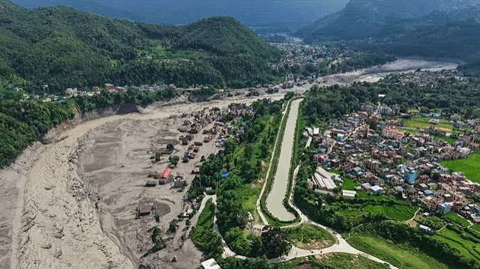 नेपाल-चीन में 1500 के करीब लोग लापता:इनमें बड़ी संख्या में विदेशी पर्यटक शामिल, मृतकों का आंकड़ा 175 हुआ - Nepal Flash Flood Death Toll Missing More Nearly 1500 In Kathmandu ...