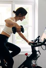 Is an american exercise equipment and media company based in new york city. Peloton Bike Im Test 20 Wochen Mit Dem Spinningrad Glamour