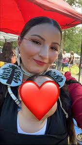 Ûmbâ wasté, hello, my name is Rowena Roberts, I am from the treaty 7  territory, I am Îyârhé nakoda out of Mînî Thnî,Ab. But I live in Atwood,  Oklahoma. Here are my
