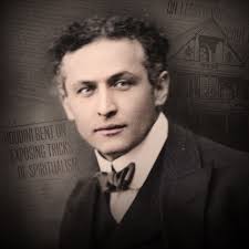 100 years ago, in late October as Hallowe'en drew near, the legendary  magician and illusionist Harry Houdini made a midnight visit to the  Winchester Mystery House. It is said that he left