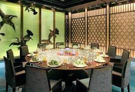 Steve Leung S Restaurant In Dubai Evokes Traditional Chinese Architecture And Design Dining Design Traditional Dining Rooms Private Dining Room