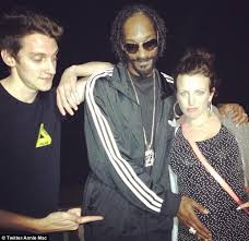 Annie macmanus, popularly known as annie mac, is an irish dj, broadcaster and writer. Pregnant Radio 1 Dj Annie Mac And Boyfriend Toddla T Enjoy Their Annual January Break In Jamaica Daily Mail Online