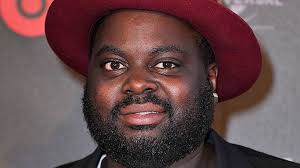 In 2015, he was columnist in the tv show touche pas à mon poste!. Issa Doumbia Presente Show Me Your Voice Sur M6