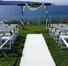 Burlap aisle runner with delicate lace borders. Aisle Runners Stylish Outdoor Weddings No 1 Wedding Hire In Illawarra And Wollongong