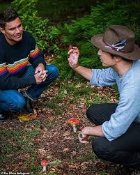 Welcome to zac efron's official facebook page! Zac Efron Jokes About Wild Mushrooms While Filming Netflix Series Down To Earth Daily Mail Online
