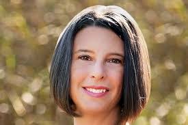 Kristin Wilcox's Instagram, Twitter & Facebook