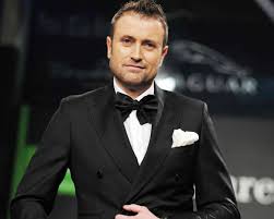 Jun 29, 2021 · cătălin botezatu și raluca bădulescu au luat ținutele vedetelor la puricat în rubrica pe care cei doi o realizează la teo show. Cand È™i A Pierdut Virginitatea CÄƒtÄƒlin Botezatu Detalii Incendiare Din ViaÈ›a IntimÄƒ A Creatorului De ModÄƒ Libertatea