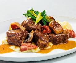 Rinder Schmortopf Mit Pilzen Rezept Rezepte Essen Fur Besondere Anlasse Rindfleisch