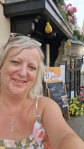 ️🎶🌊 Come by TODAY/SATURDAY & spend some time with me in acoustic folk  song & help celebrate my 4️⃣th Shaftesbury Fringe , It would be grand to  see you., 🎉🩷💛, ⏰️5️⃣