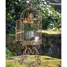 Pause here for wrought iron accents of the useful and decorative variety! 42 Clever And Unique Metal Garden Decor Ideas To Create An Evergreen Garden