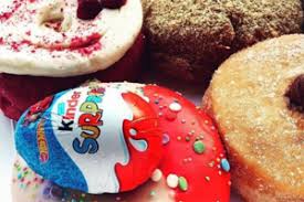 Order your doughnuts online and get them delivered the next business day or collect from one of our many stores. Erdnussbutter Donut Reese S Und Krispy Kreme Bringen Kreation Heraus