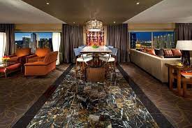 21 Pictures Of The Incredible Mgm Grand Resort Casino Mgm Grand Las Vegas Mgm Grand Las Vegas Pool Las Vegas Suites