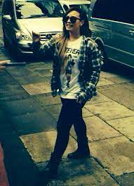 Can We Just Talk About How On Point Demi Lovato S Outfit Is Demi Lovato Hair Demi Lovato Pictures Demi Lovato Clothes