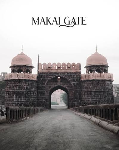 Gate of history, doorway to the past Makai Gate, Aurangabad, 1682 AD Named “Makai / Mecca Gate” because it originally faced west towards the holy city of Mecca. #makaigate #aurangabad #historical