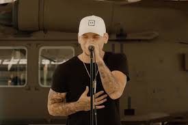 I saw kane brown on steven colbert, and fell in love with his voice. Actual Veterans Join Country Star Kane Brown In New Version Of Hit Homesick Military Com
