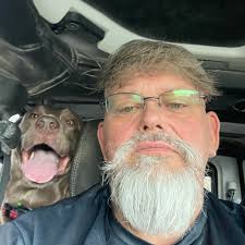 lukecombs @sunshinegirl.1969 guitar practice