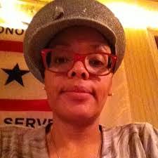 Robin Aldridge's Instagram, Twitter & Facebook