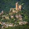 Saint cirq lapopie perched on an 'eagle's nest' saint cirq lapopie commands the lot river and the causse de gramat from atop a 100m high promontory. Https Encrypted Tbn0 Gstatic Com Images Q Tbn And9gcqsagljvgiieyrolrvamintyqpfvrrw85s6f3h Ppblslzjpgvi Usqp Cau