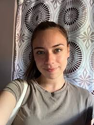 Carly Snow's Instagram, Twitter & Facebook