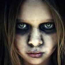 Lily Howard (@Lily_Hows)