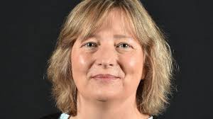 Il avait un mot sur lui pour une mère de famille de 30 ans a tenté de mettre fin à ses jours ce mercredi, dans la nuit, en belgique. Proces D Orange Une Salariee Caennaise Raconte Sa Tentative De Suicide Sur Son Lieu De Travail